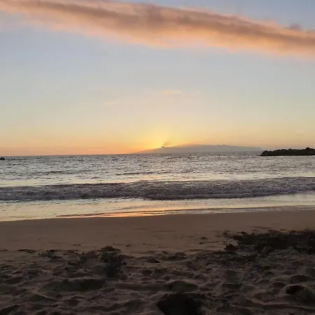 דירה Americas ארונה