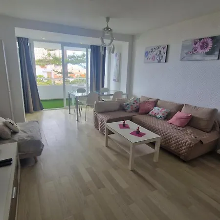 דירה Americas ארונה